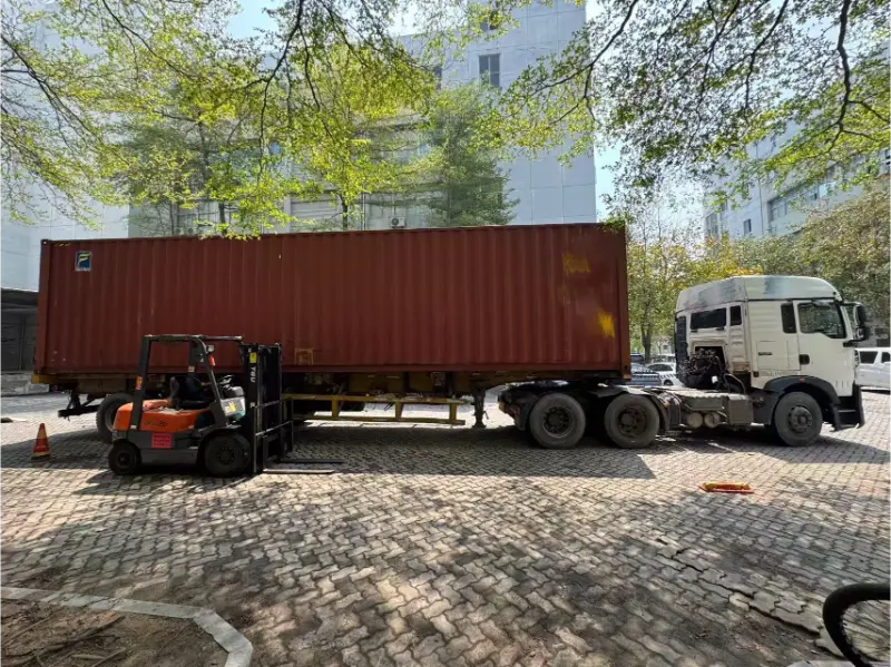 Cutiile pentru becuri, care sprijină liniile de producție automate, au fost expediate cu succes în Statele Unite.