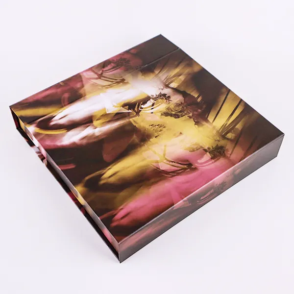 Cutii cadou pentru îmbrăcăminte