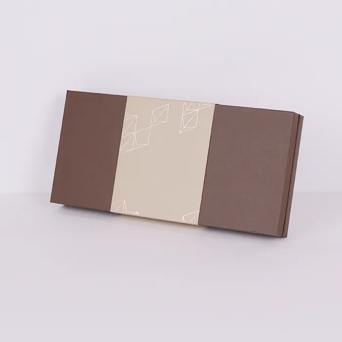 Cutii cu capac și bază